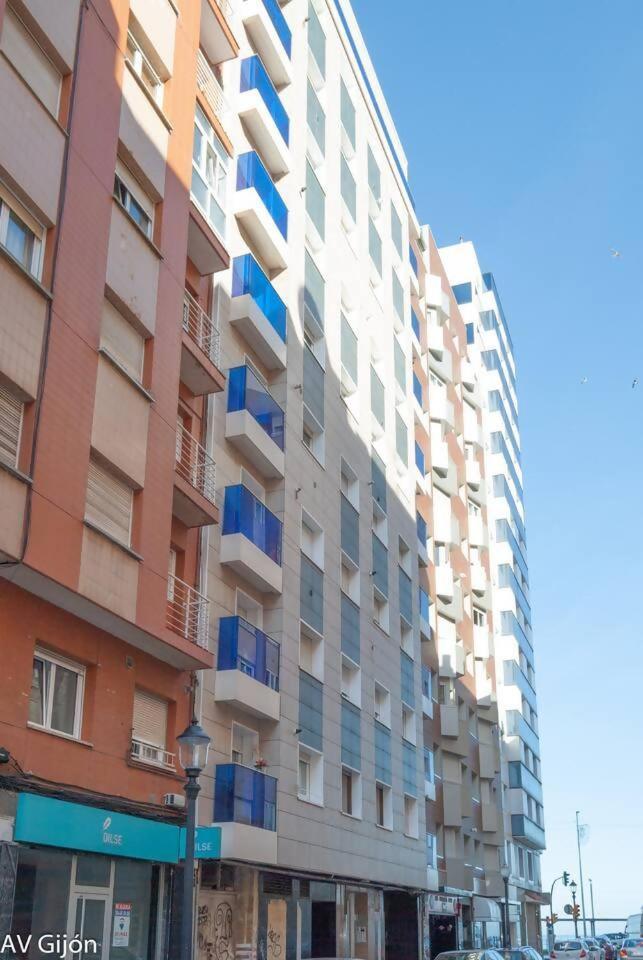 Apartamento La Playa 17 ヒホン エクステリア 写真
