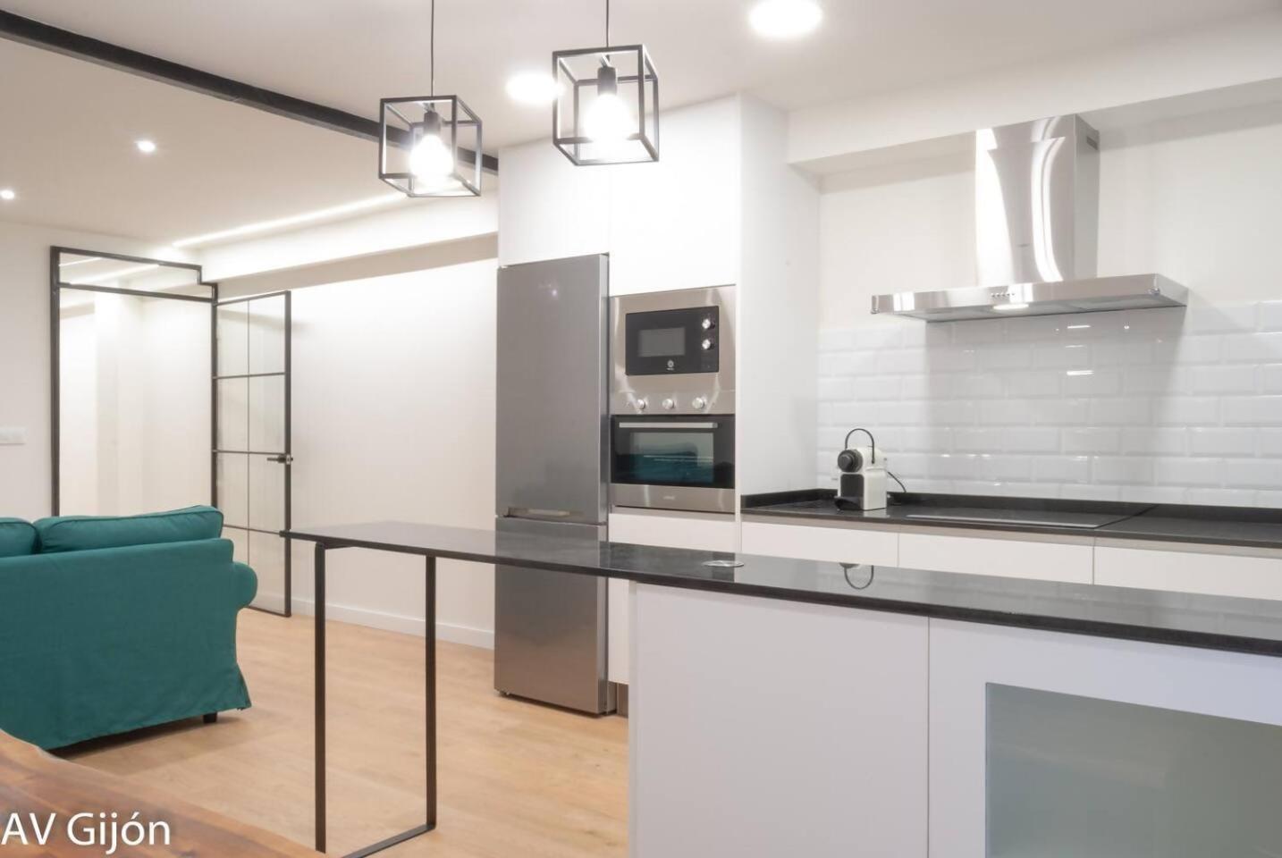 Apartamento La Playa 17 ヒホン エクステリア 写真