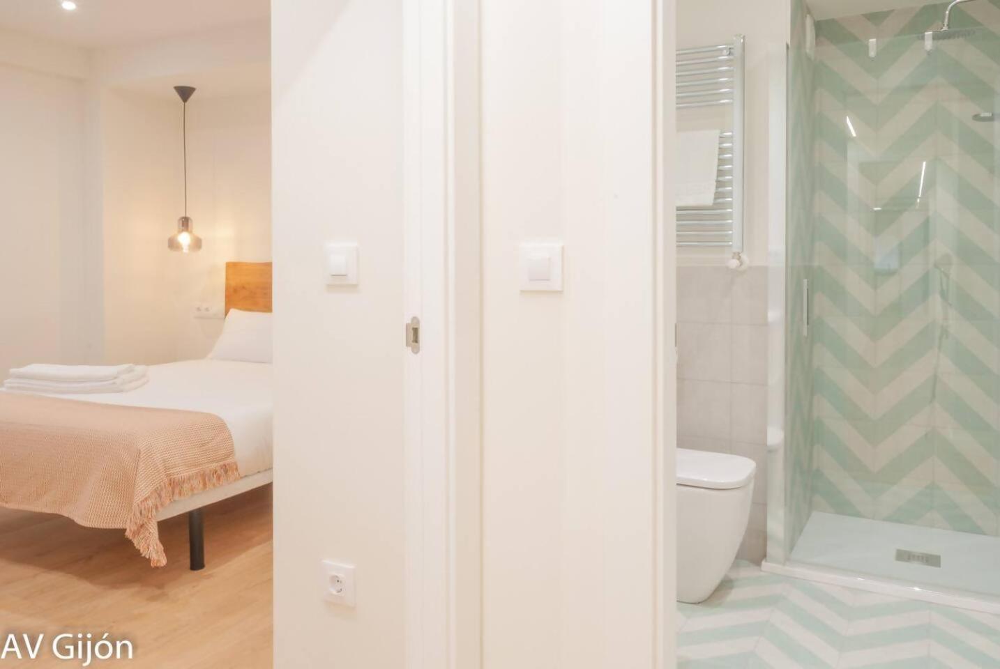 Apartamento La Playa 17 ヒホン エクステリア 写真