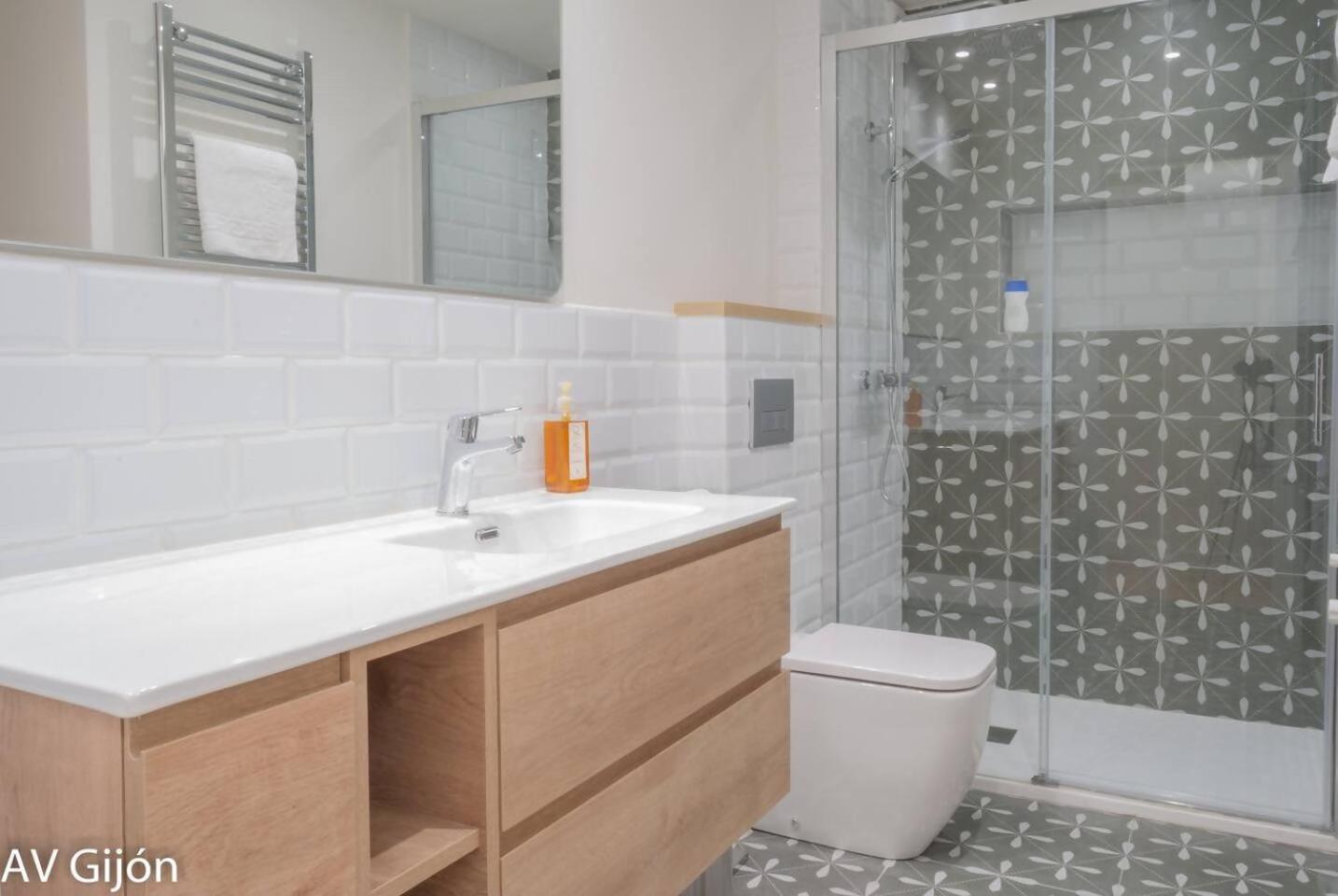 Apartamento La Playa 17 ヒホン エクステリア 写真