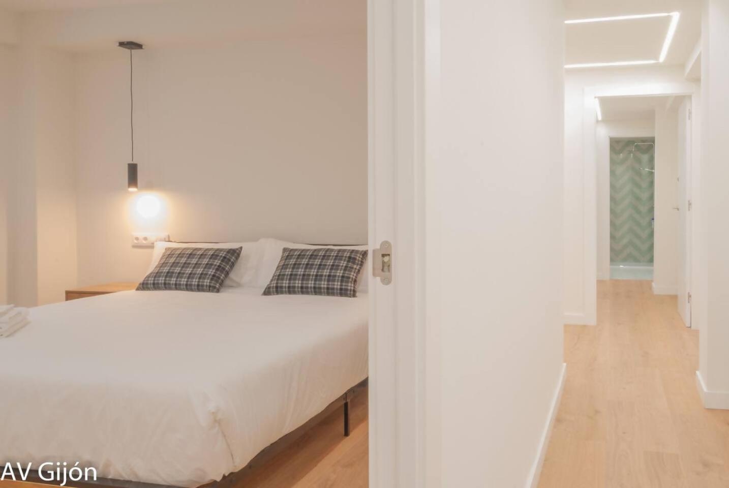 Apartamento La Playa 17 ヒホン エクステリア 写真